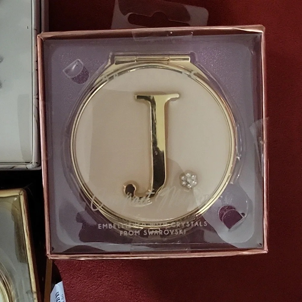 Compact mirrors - Picture 3 of 5